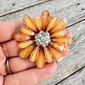 Daisy Brooch Flower Brooch Yellow Flower brooch